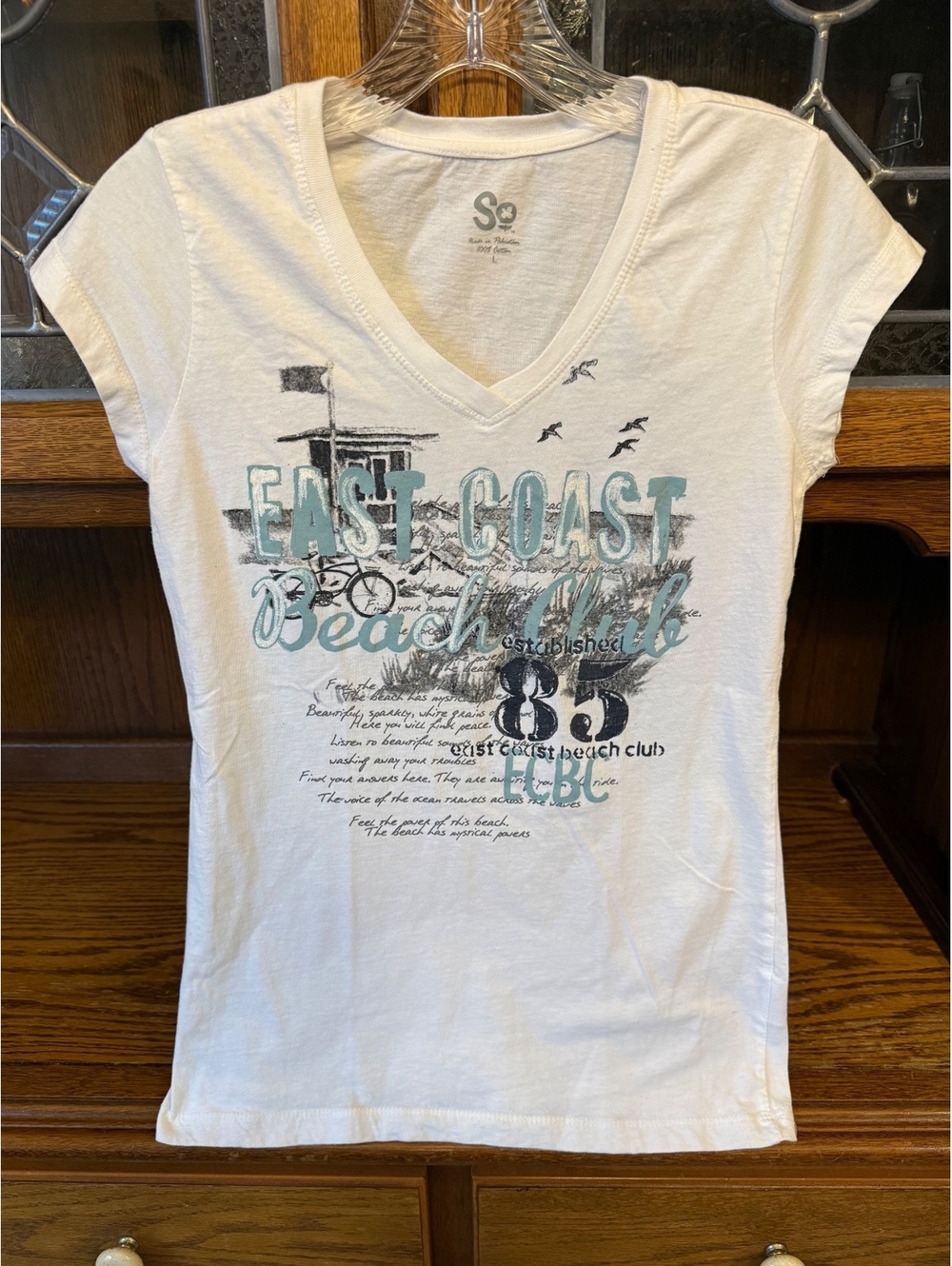 Y2K SO East Coast Beach Club Graphic Tee L White V-Neck